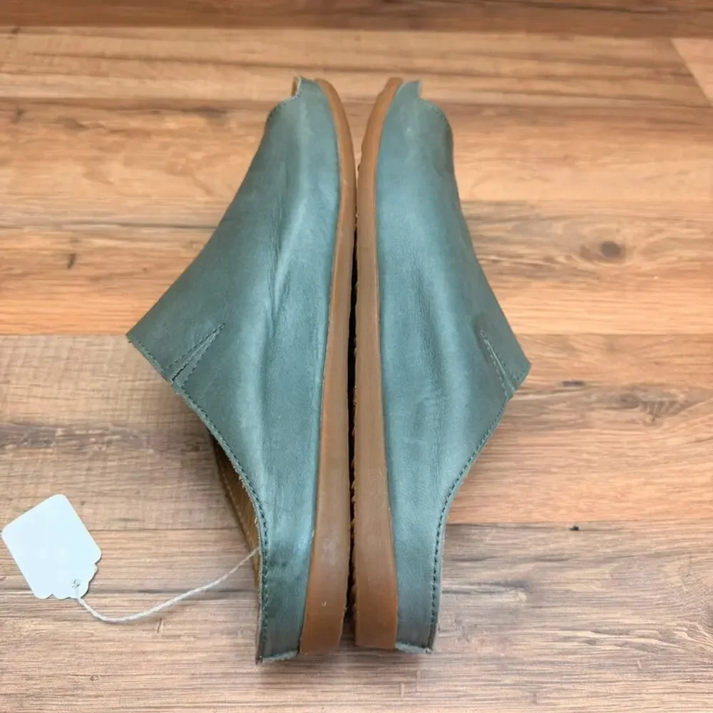 El Naturalista Slide Sandals Women's size 6 EU37 Green Leather